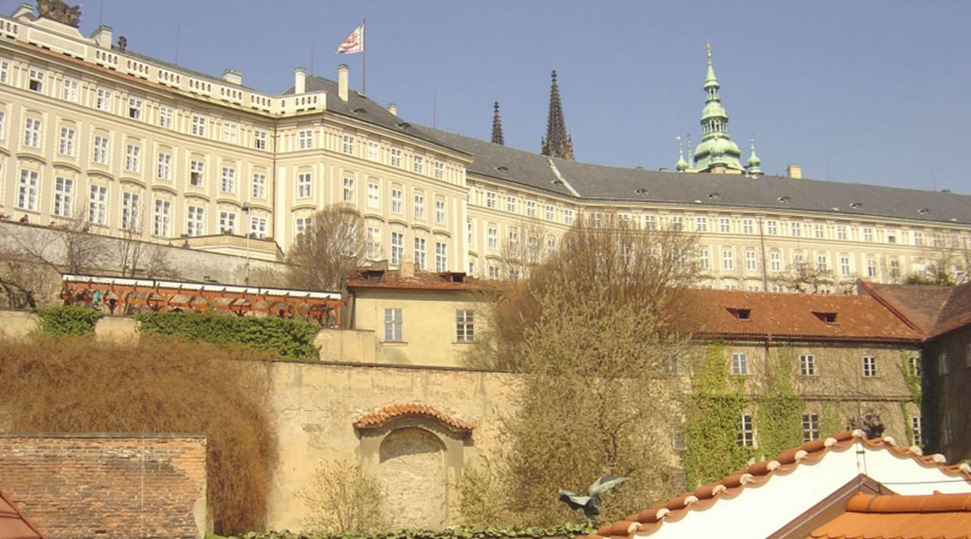 Hotel The Golden Wheel 4*