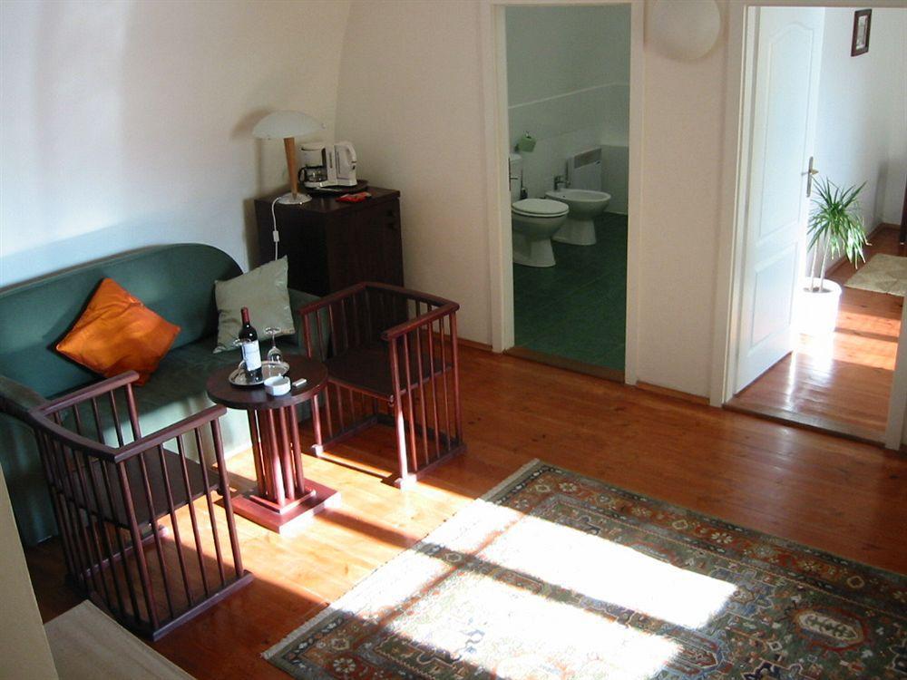 Domus Henrici Otel 4*