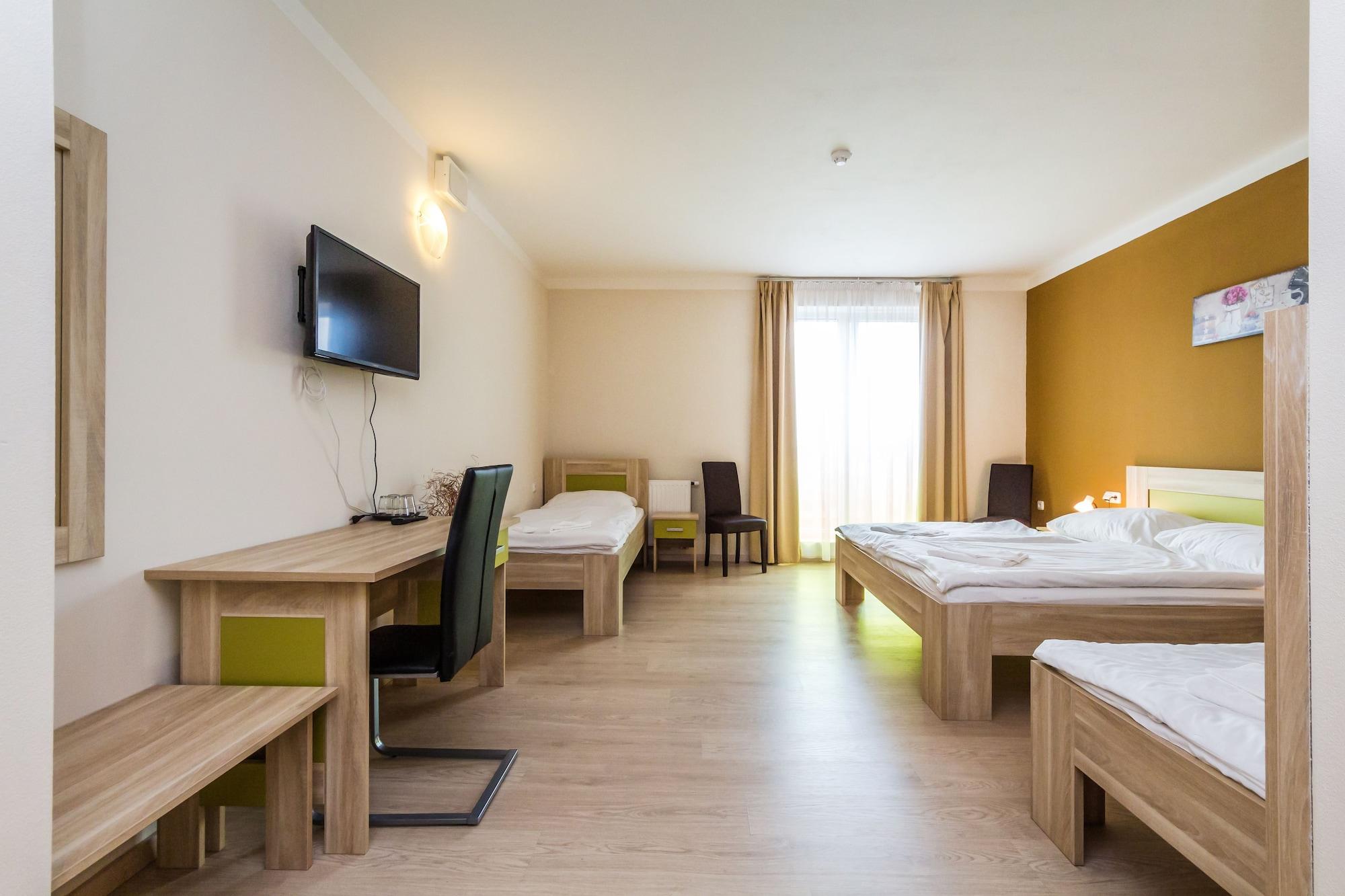 Nad Kralovnou & Restaurant Hotel Prague