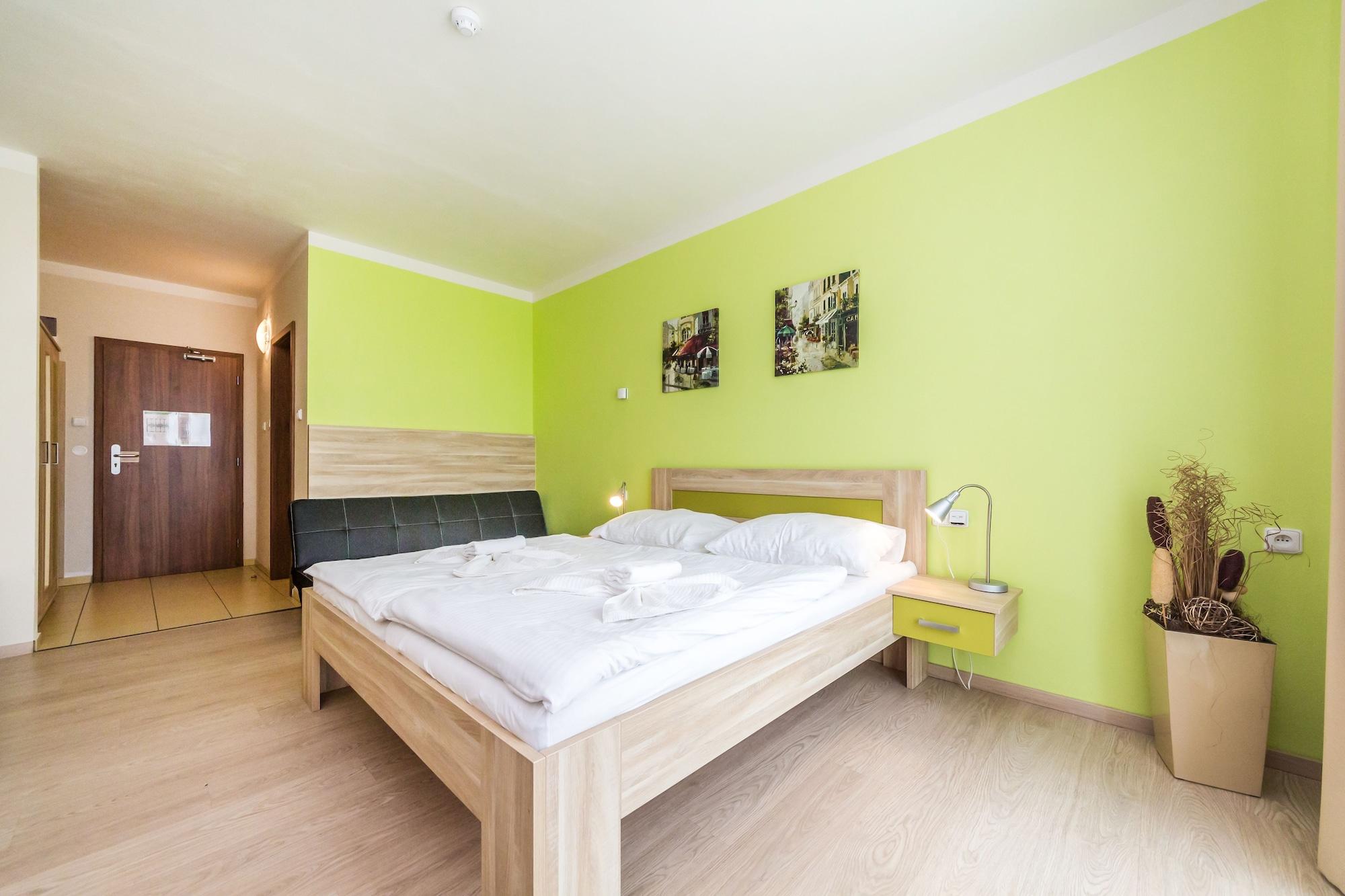 Nad Kralovnou & Restaurant Hotel Prague