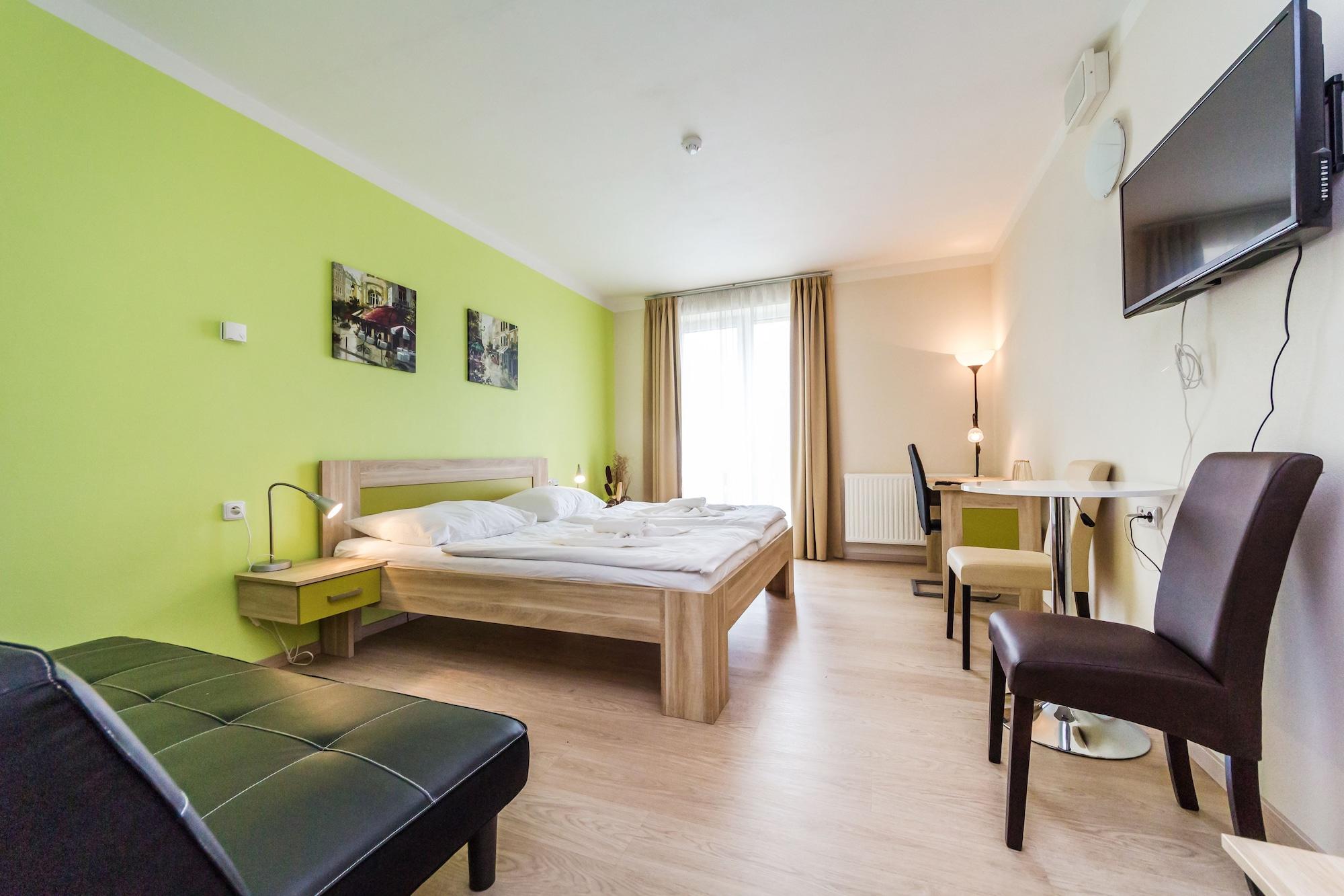 Hotel Nad Kralovnou & Restaurant 3*