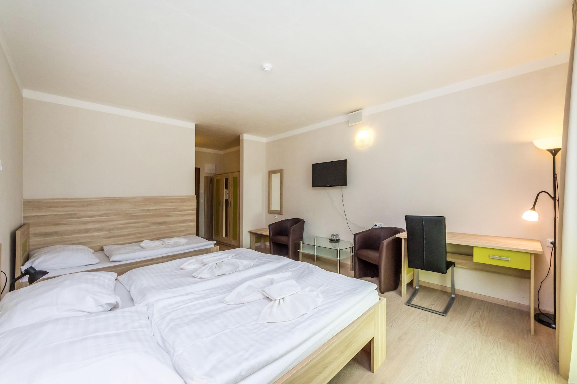 Hotel Nad Kralovnou & Restaurant 3*