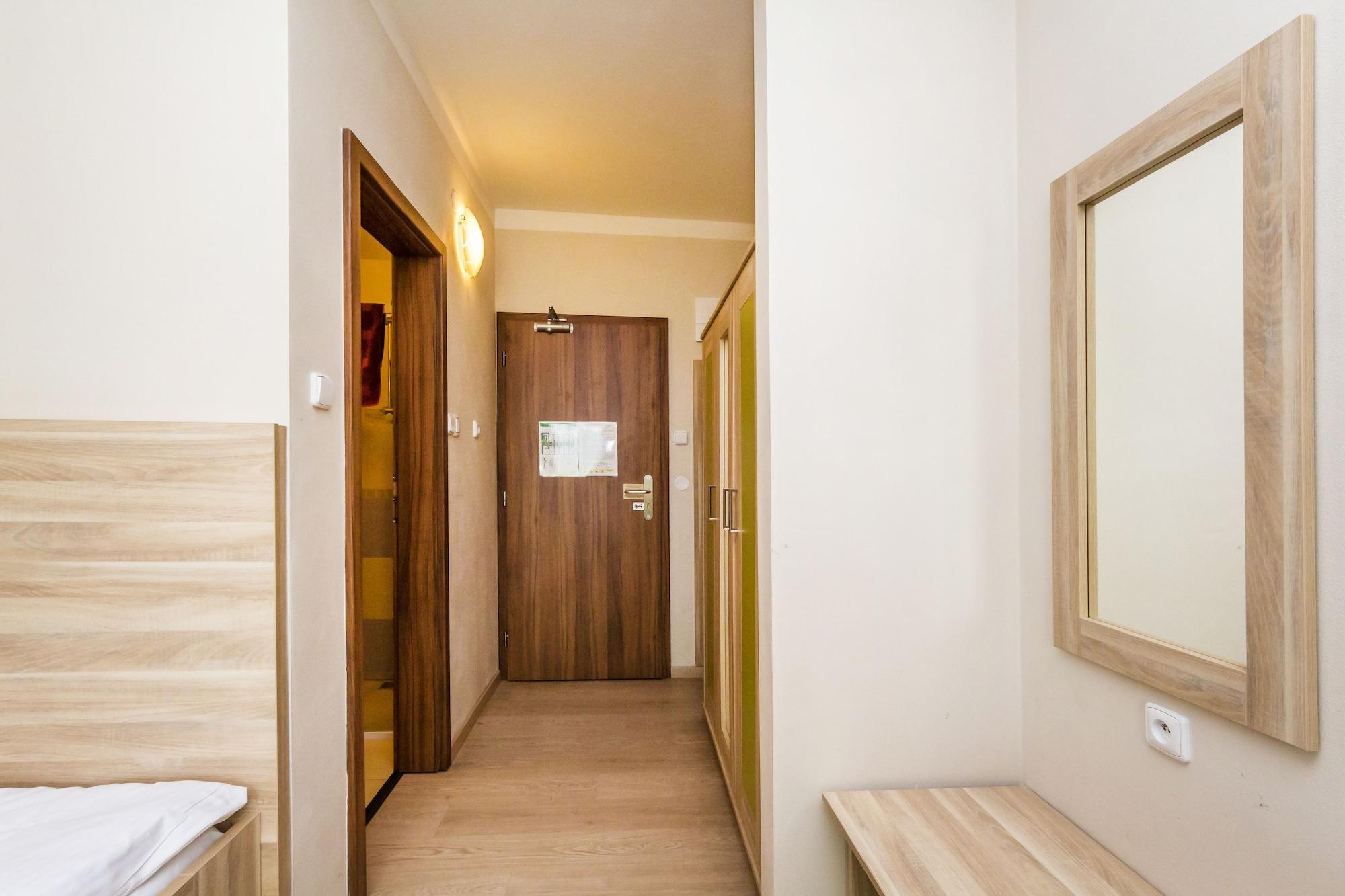 Hotel Nad Kralovnou & Restaurant 3*