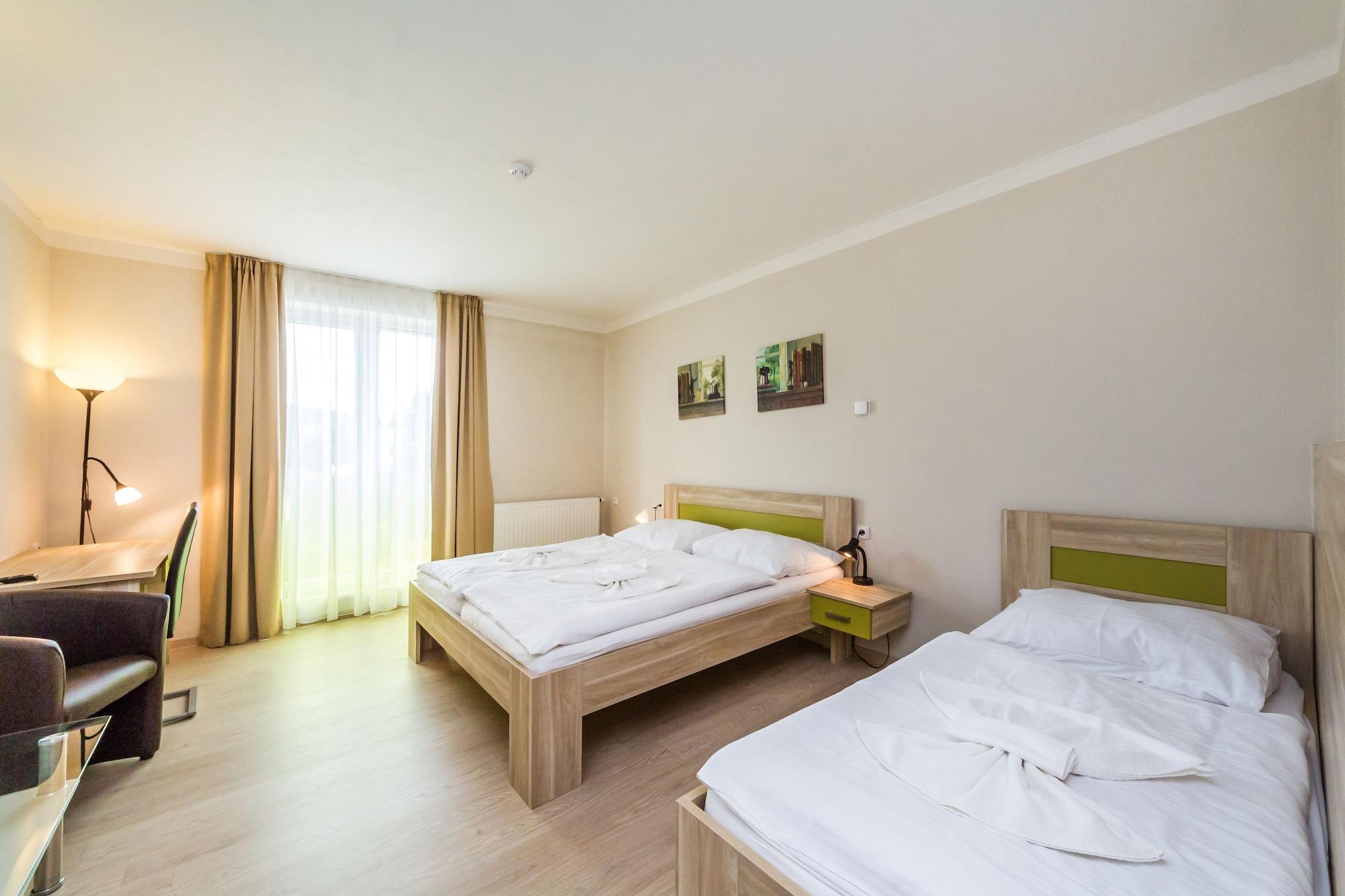 Nad Kralovnou & Restaurant Hotel Prague