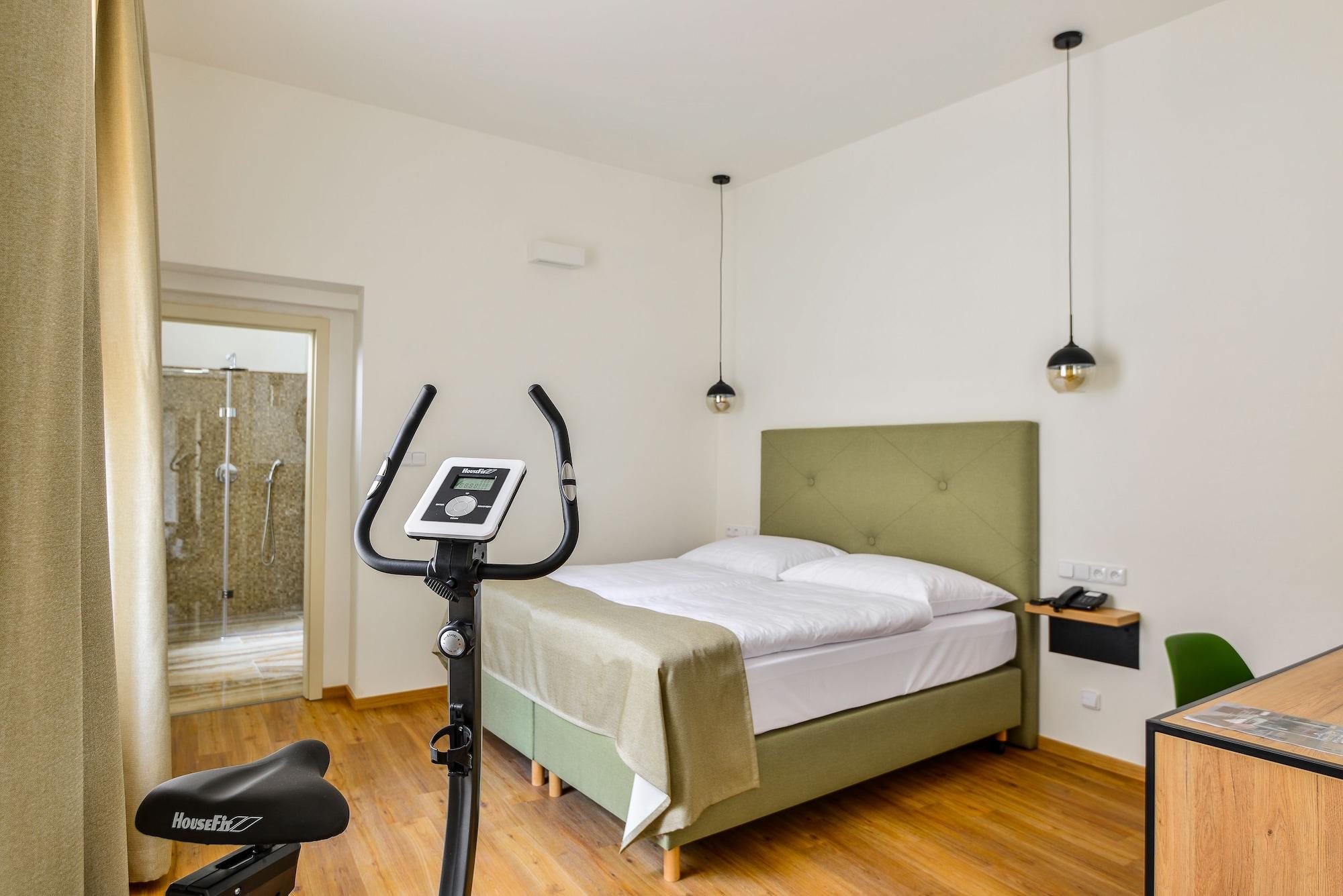 Garden Court 4* Prague