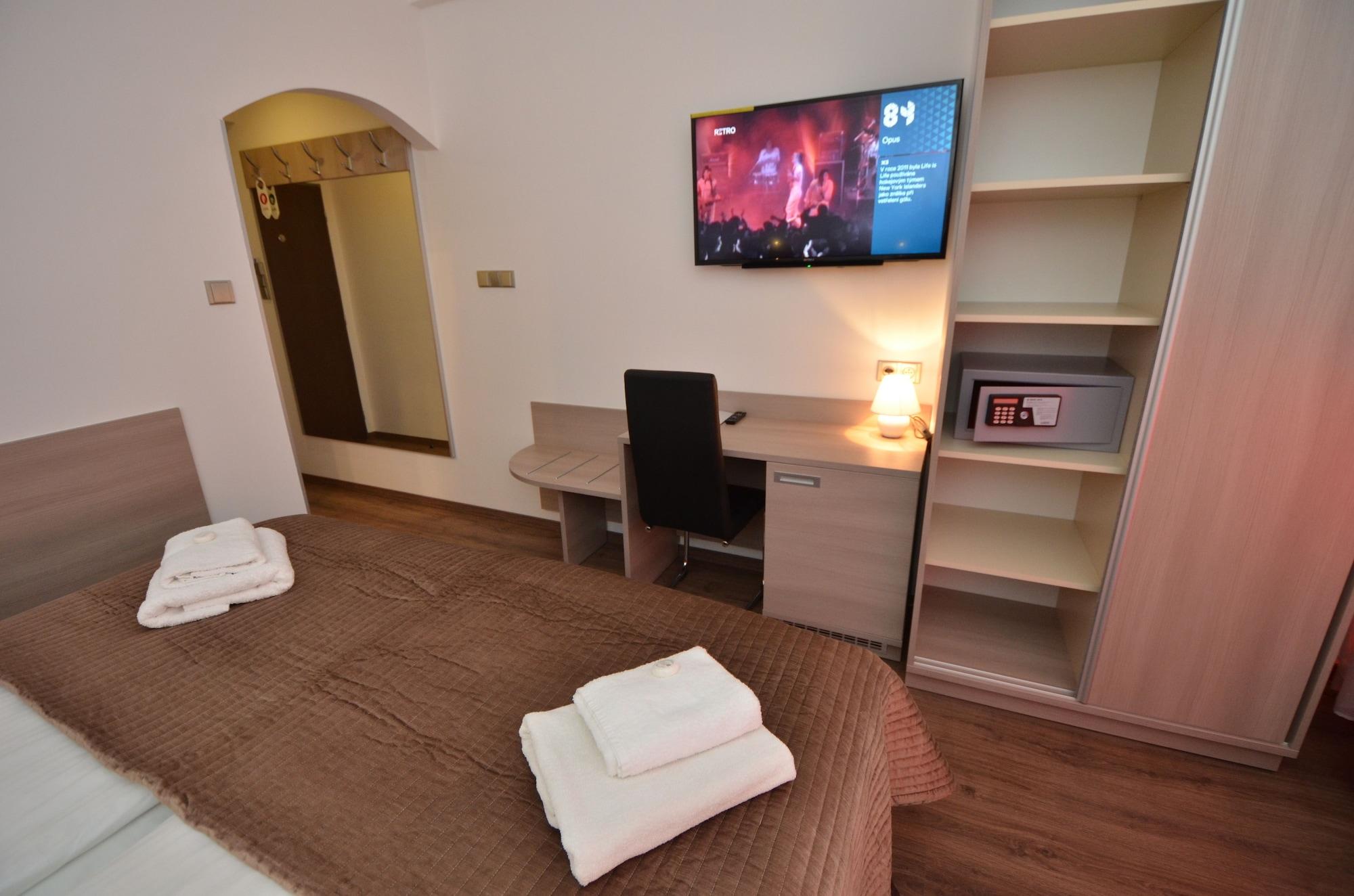 Aura Design & Garden Pool Hotel 3*