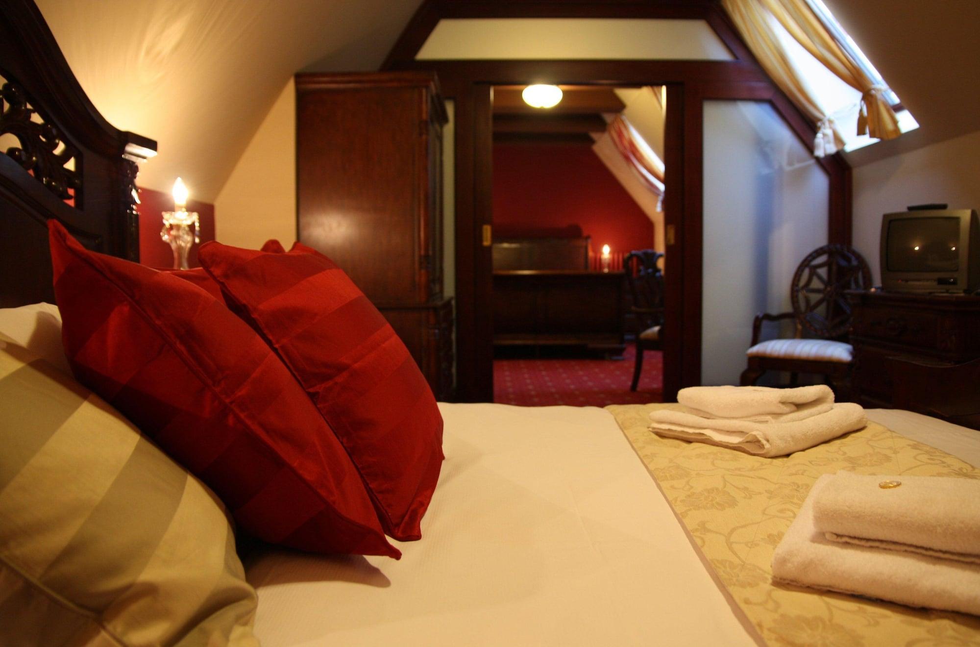 Golden Age Otel