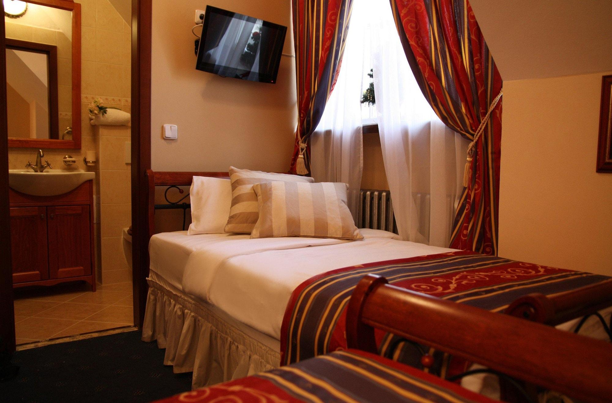 Otel Golden Age 3*