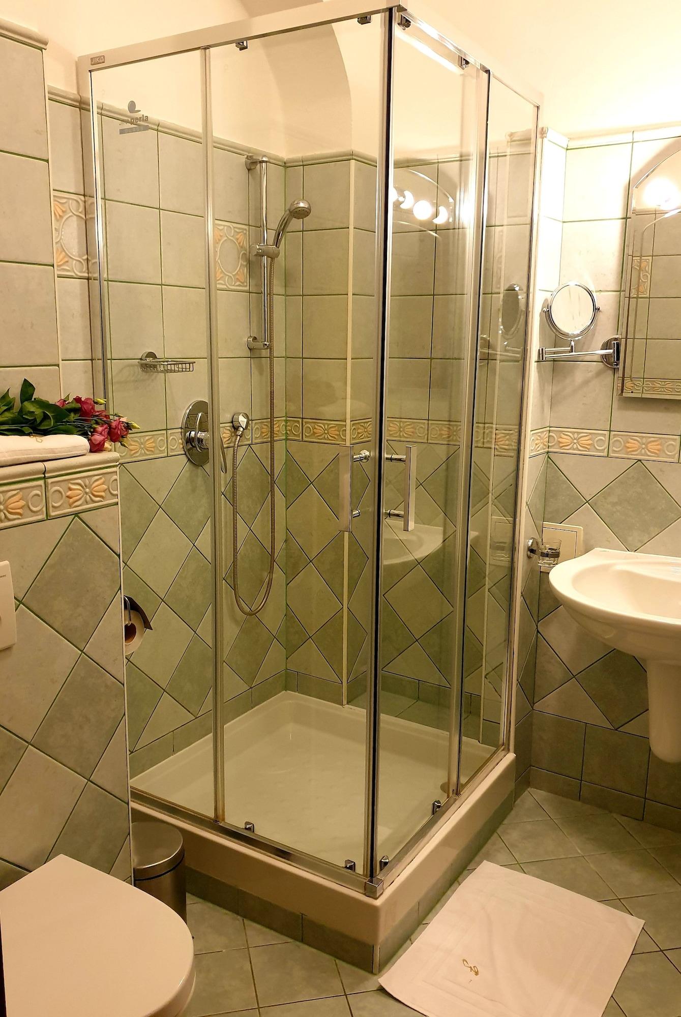 Golden Age 3* Prag