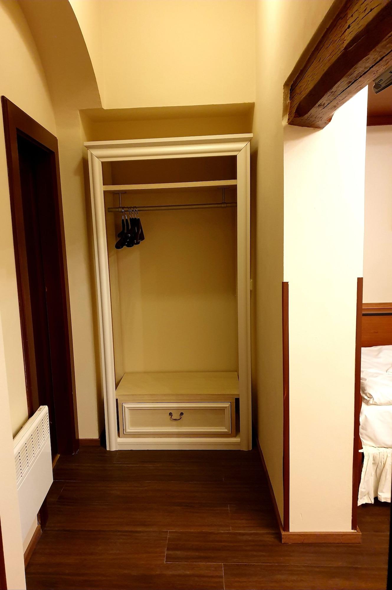 Golden Age Otel 3*