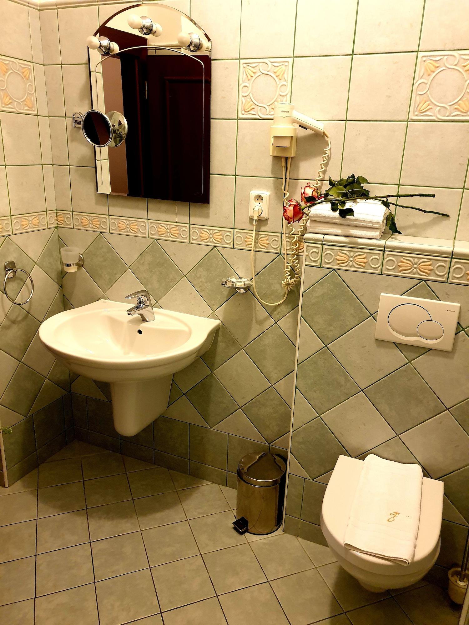 Otel Golden Age