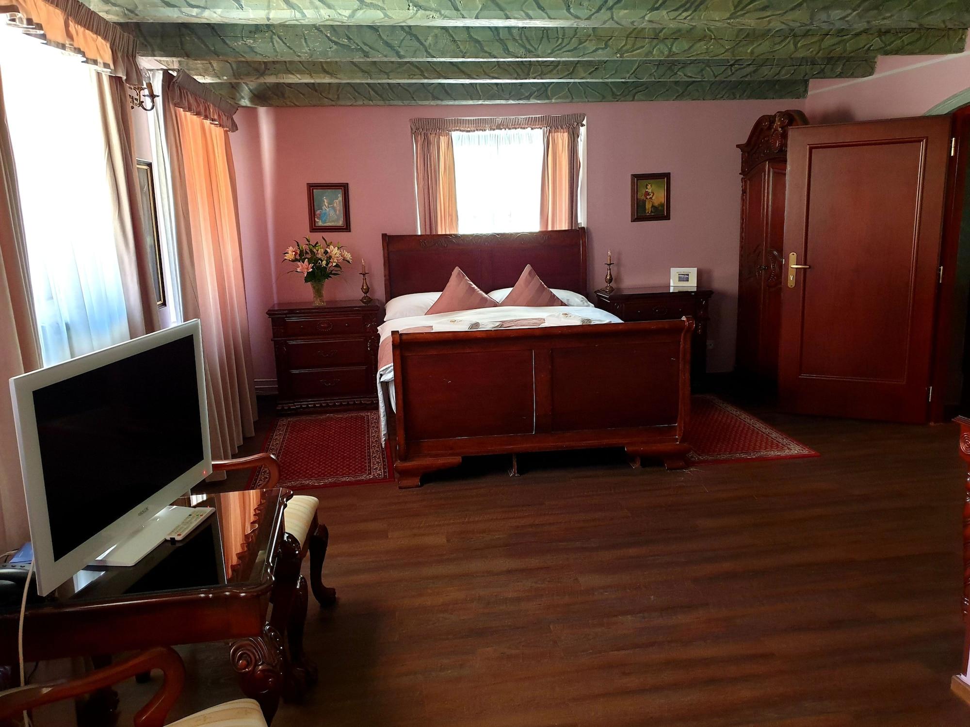 Otel Golden Age