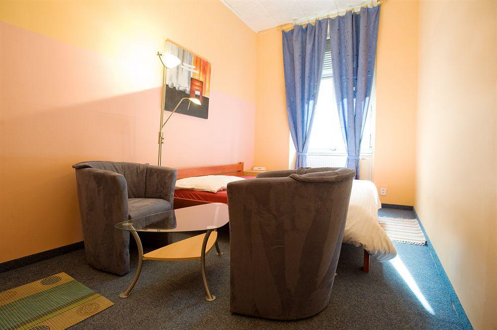 Club Hotel