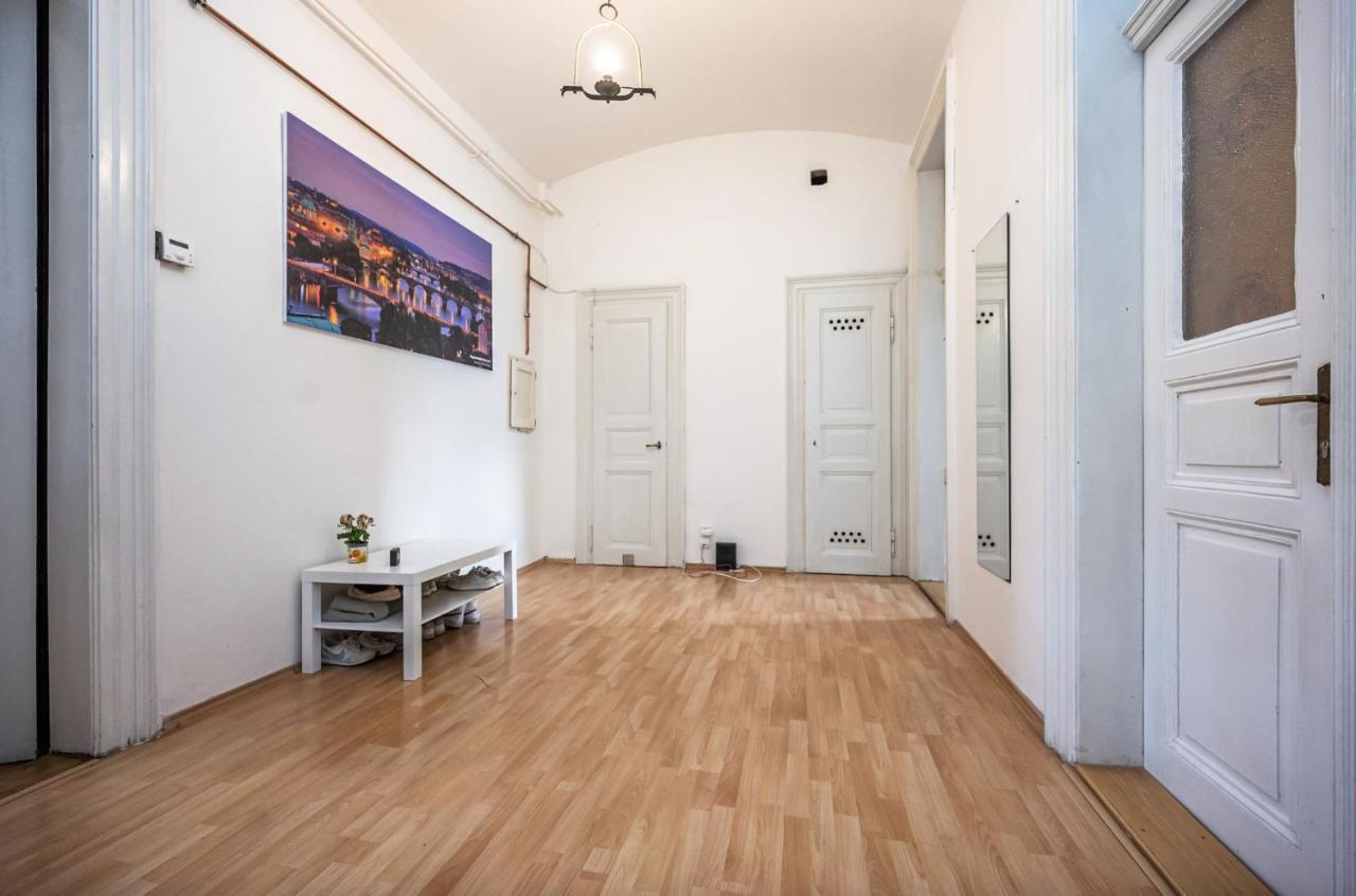 Legerova Apartment