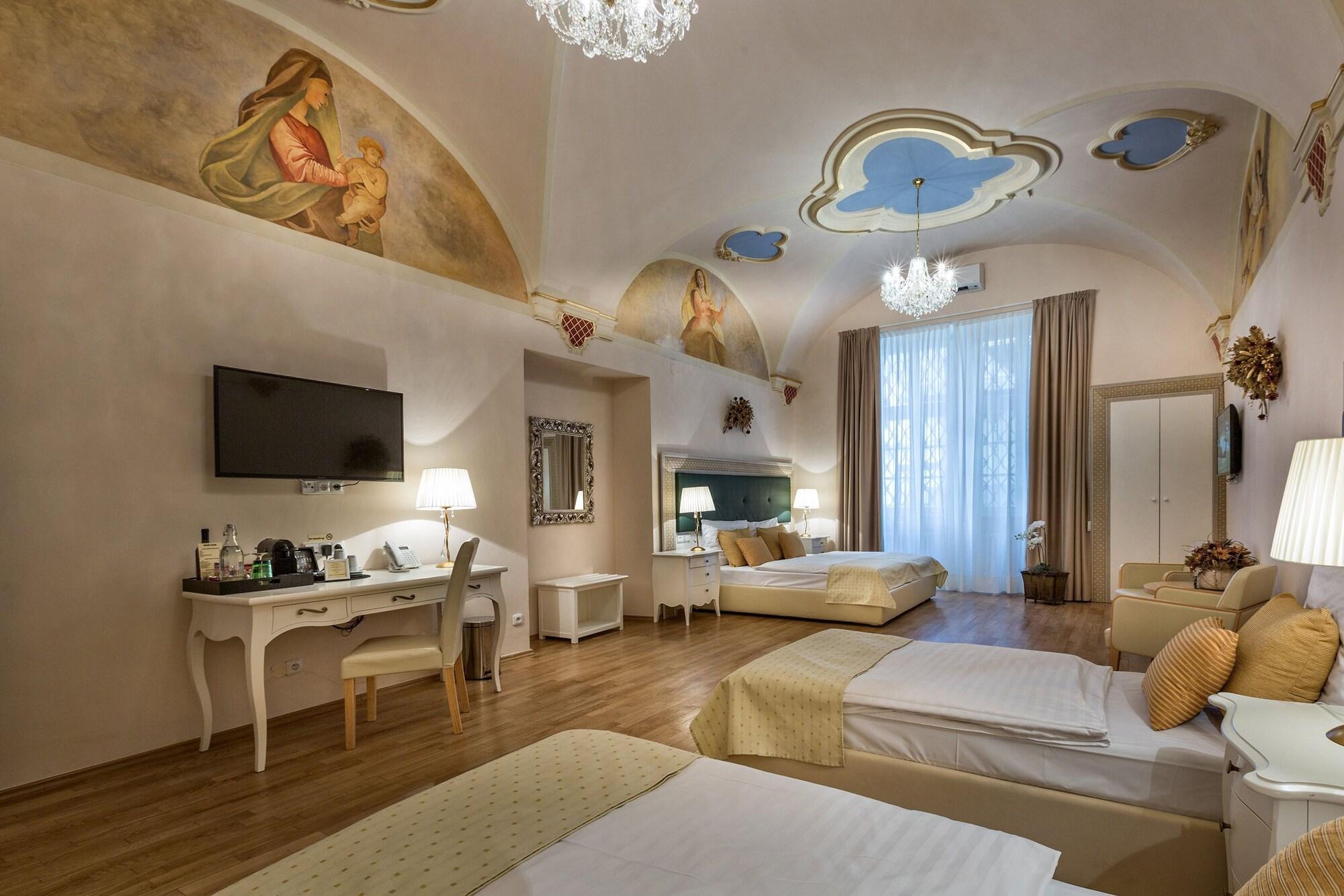 Little King U Malvaze Hotel 4*