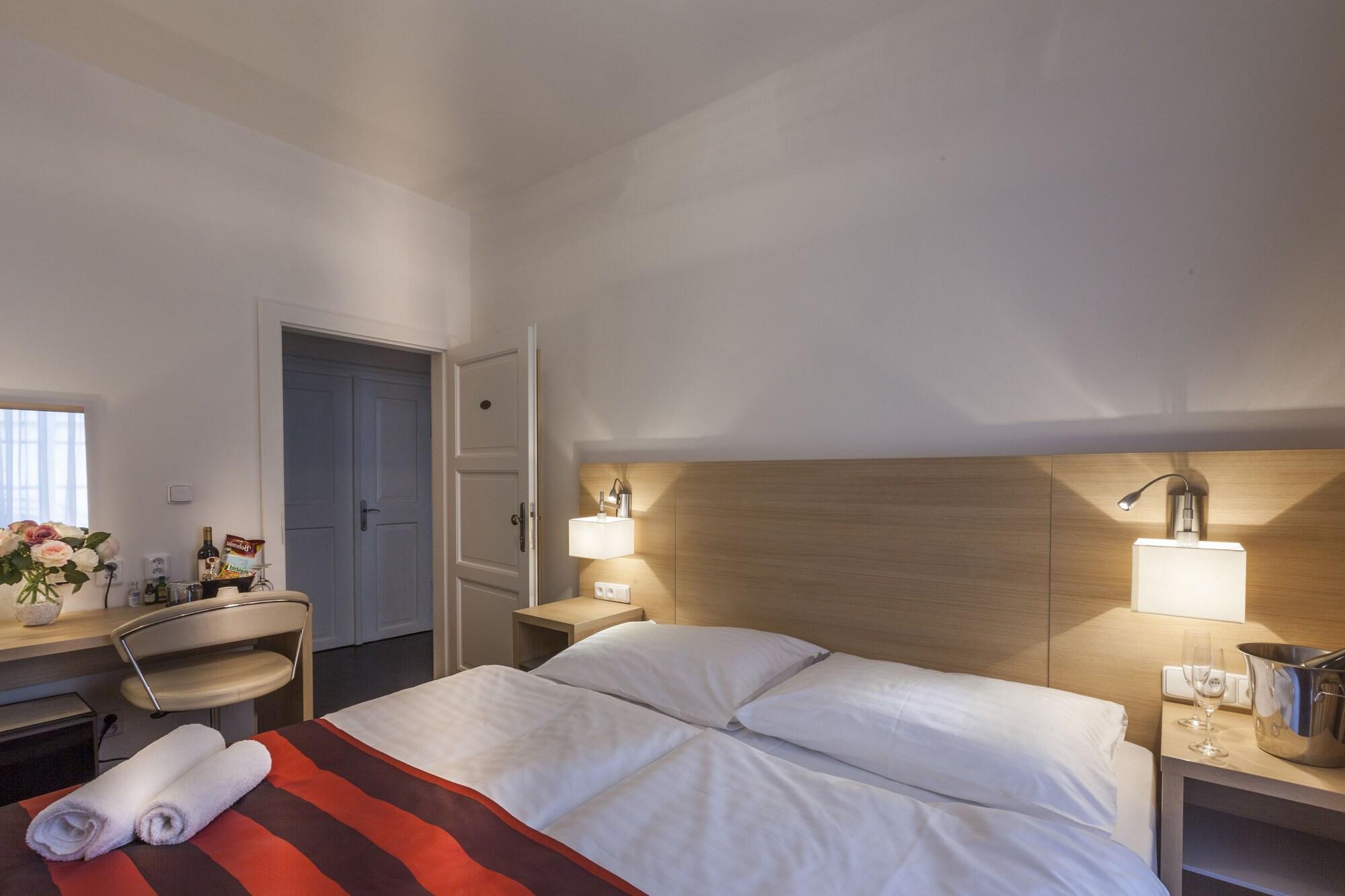Hotel Little King U Malvaze 4*
