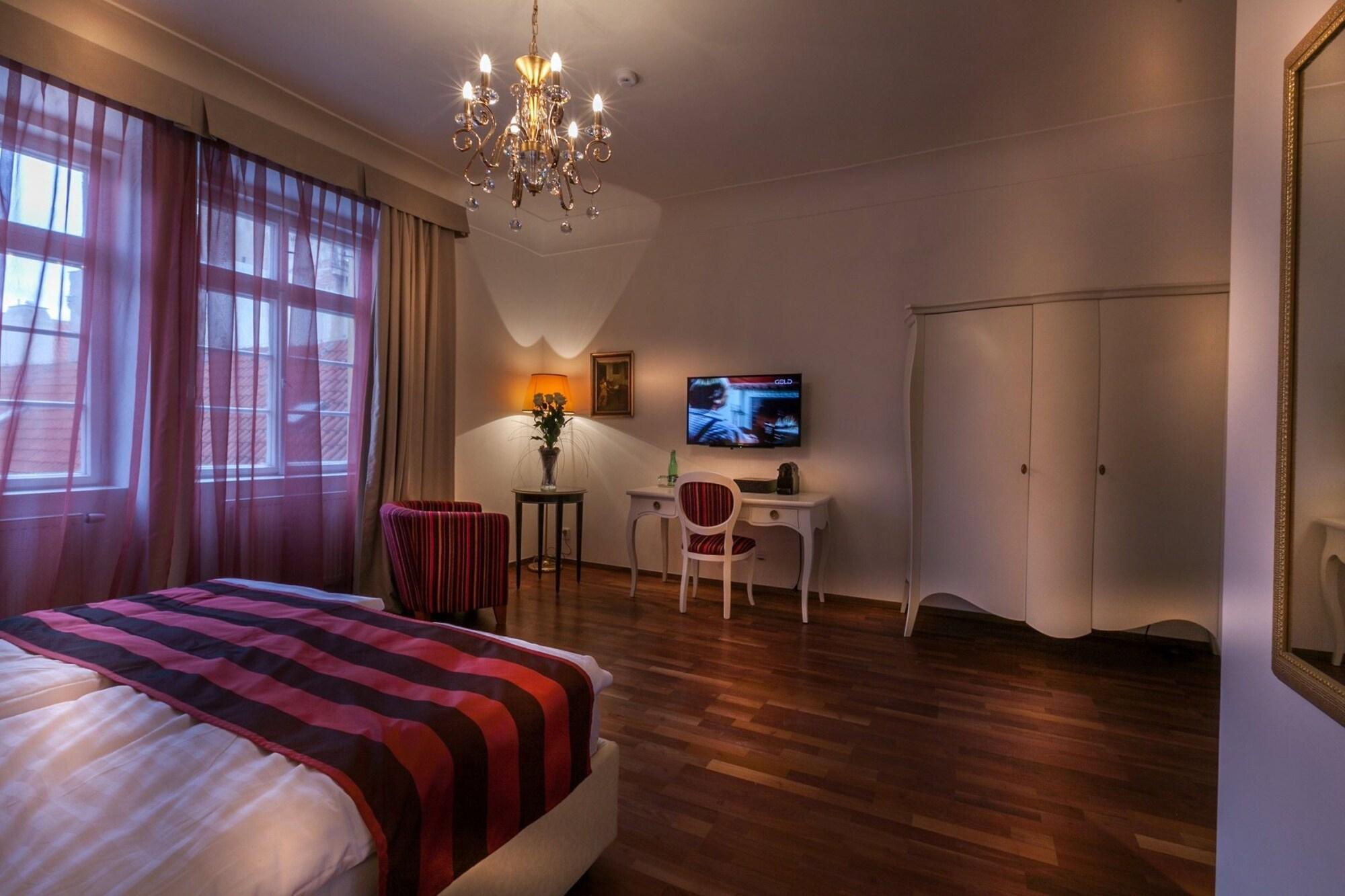 Hotel Little King U Malvaze