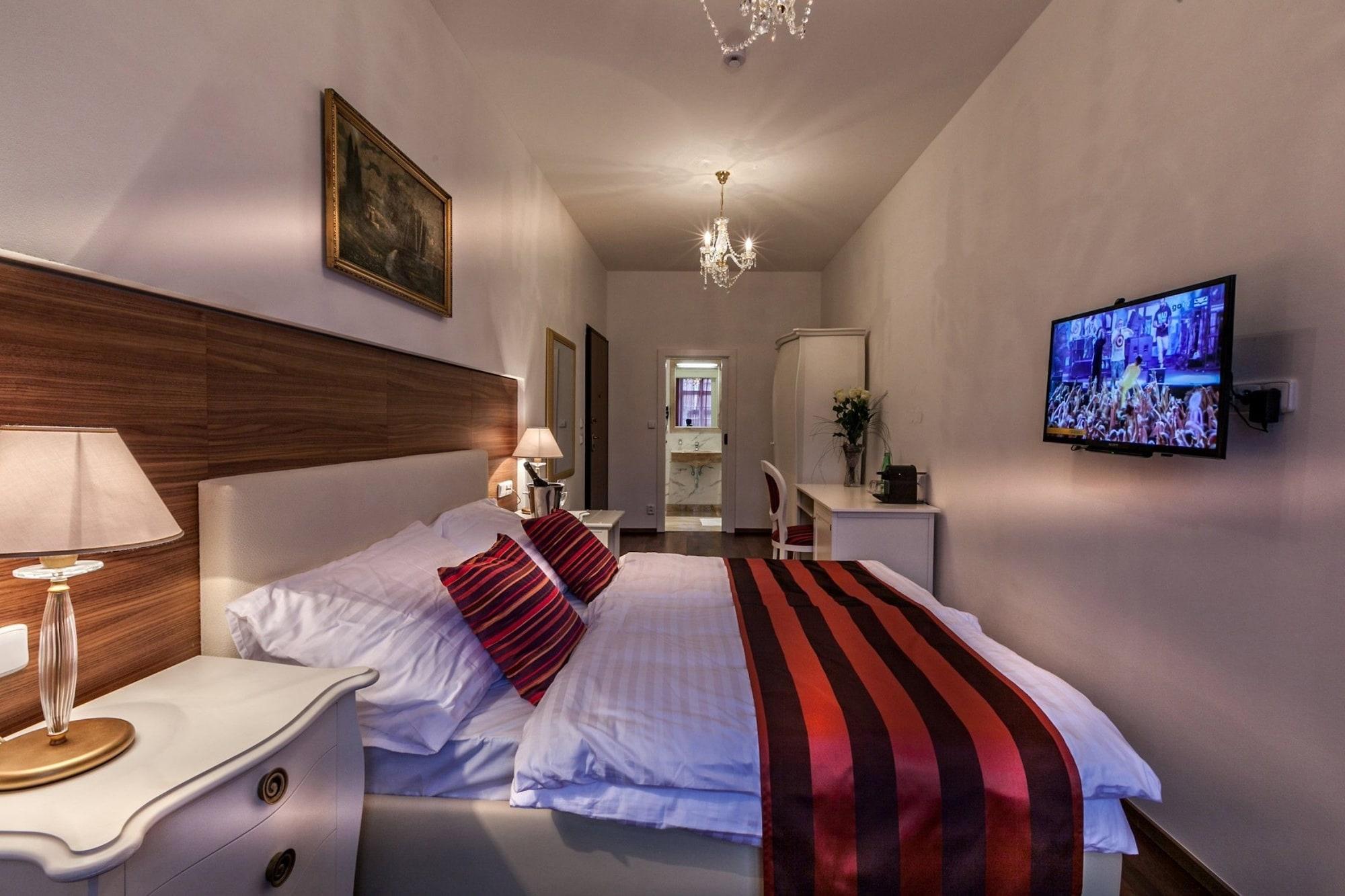 Little King U Malvaze Hotel 4*