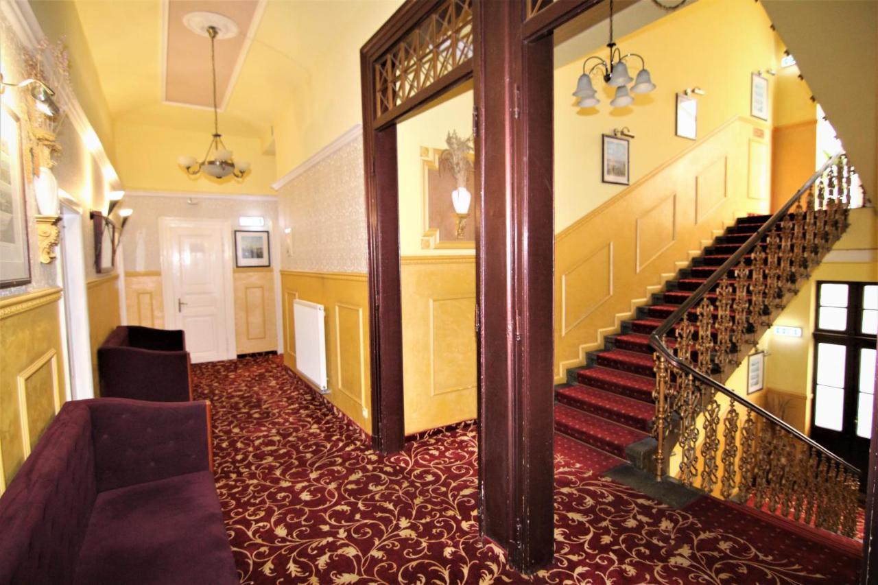 Hotel Old