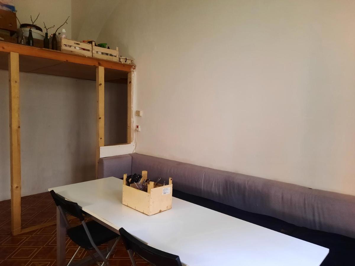 Downtown Minimalistic In Flatshare Pansiyon Prag