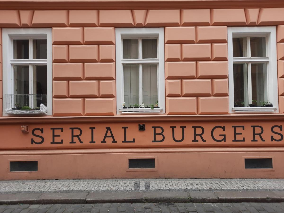 Downtown Minimalistic In Flatshare Privatunterkunft