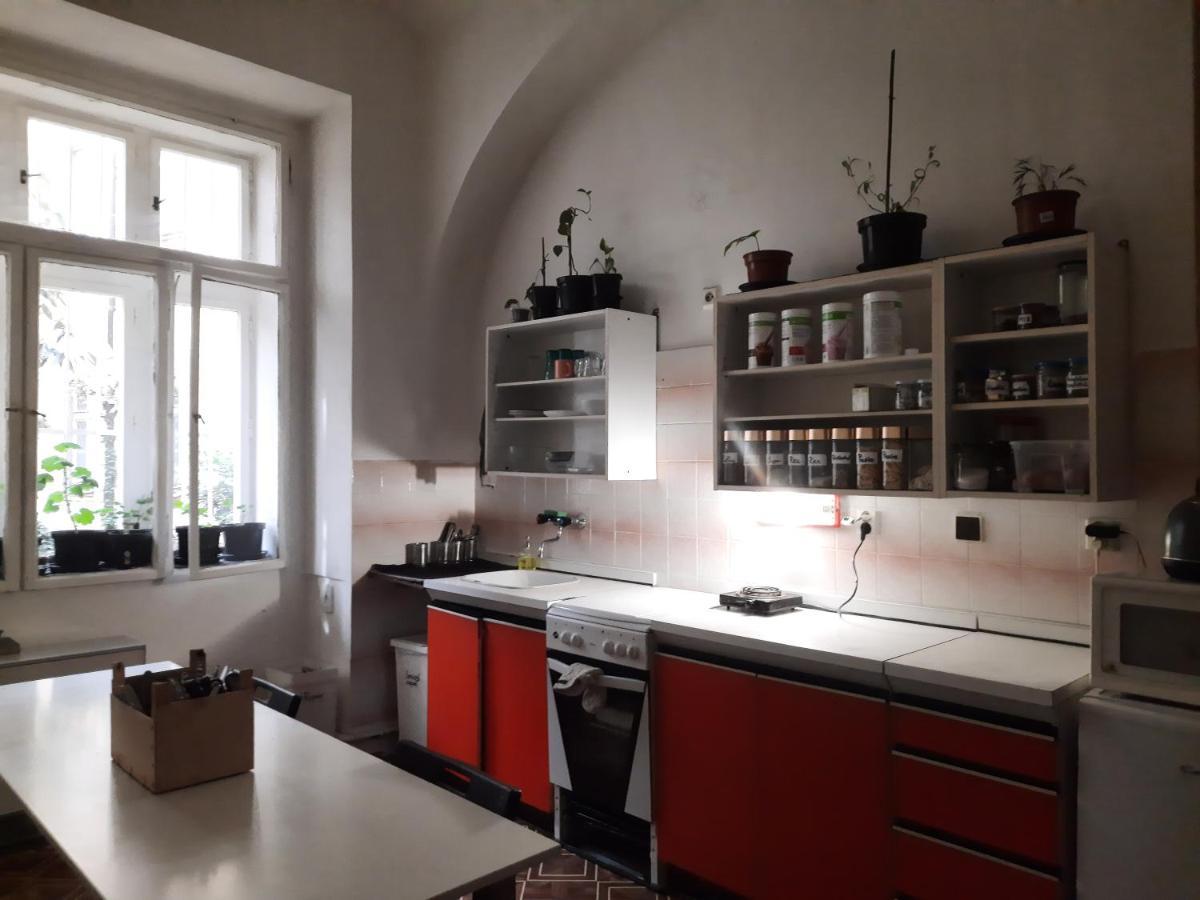 Pansiyon Downtown Minimalistic In Flatshare