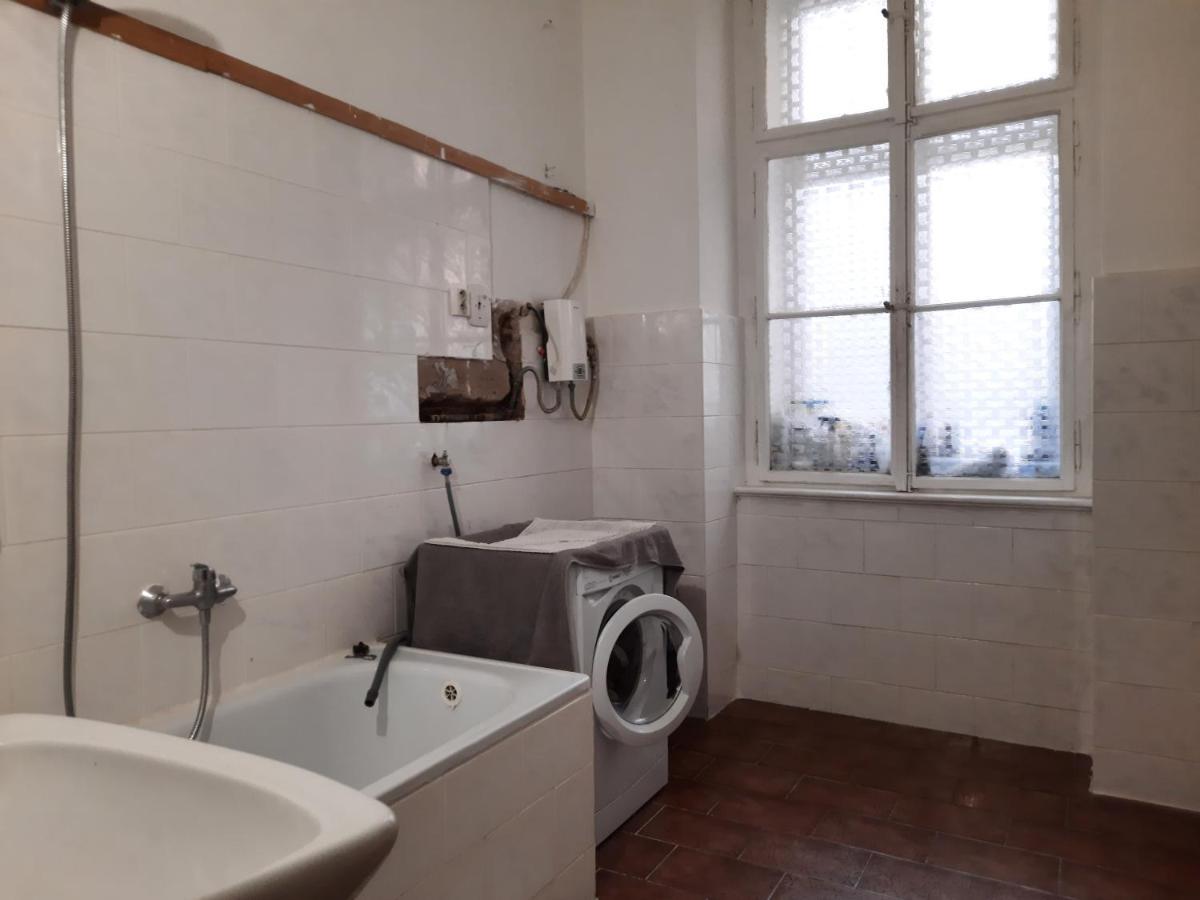 Downtown Minimalistic In Flatshare Pansiyon Prag