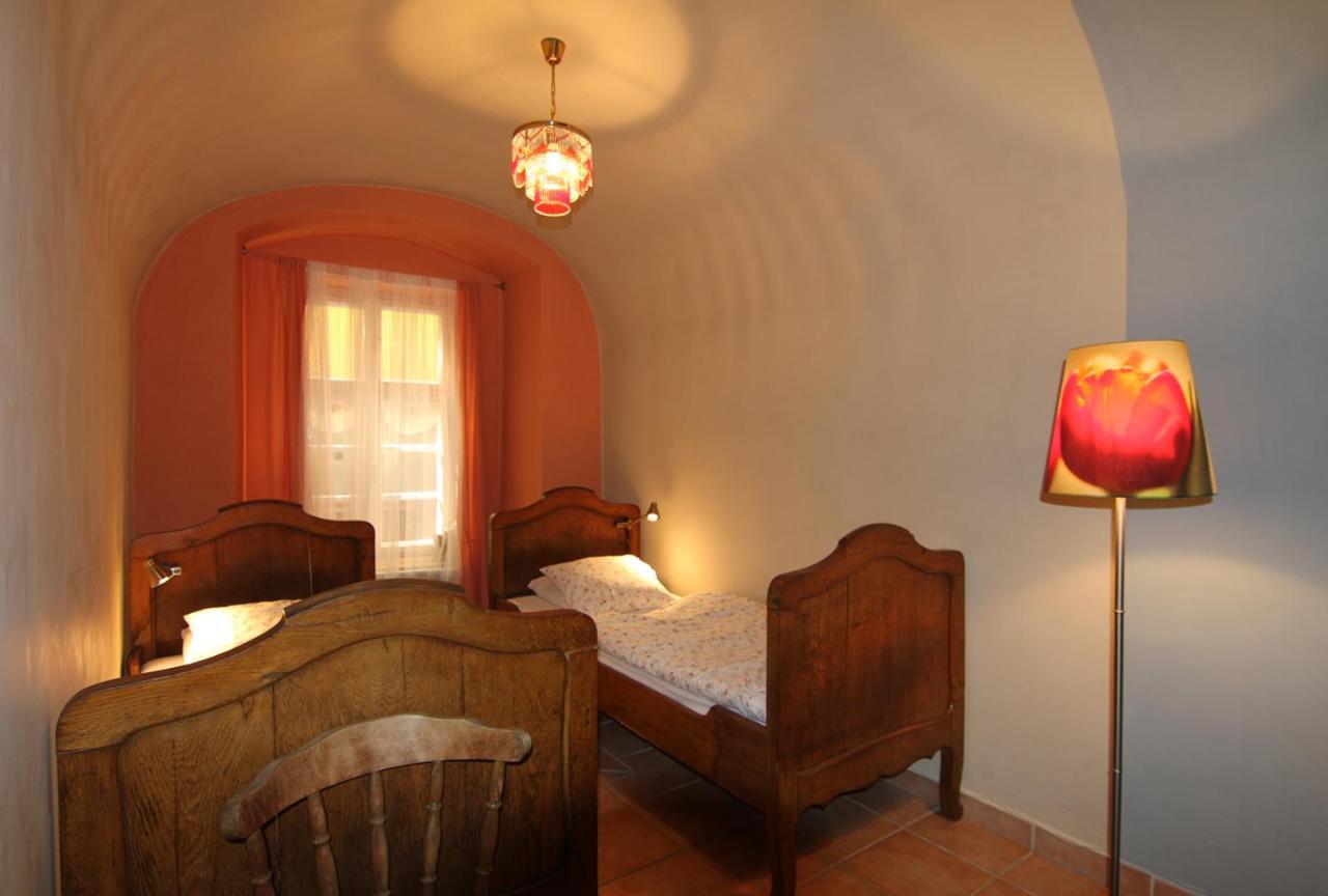 Rustic Ground Floor In Mala Strana Praga