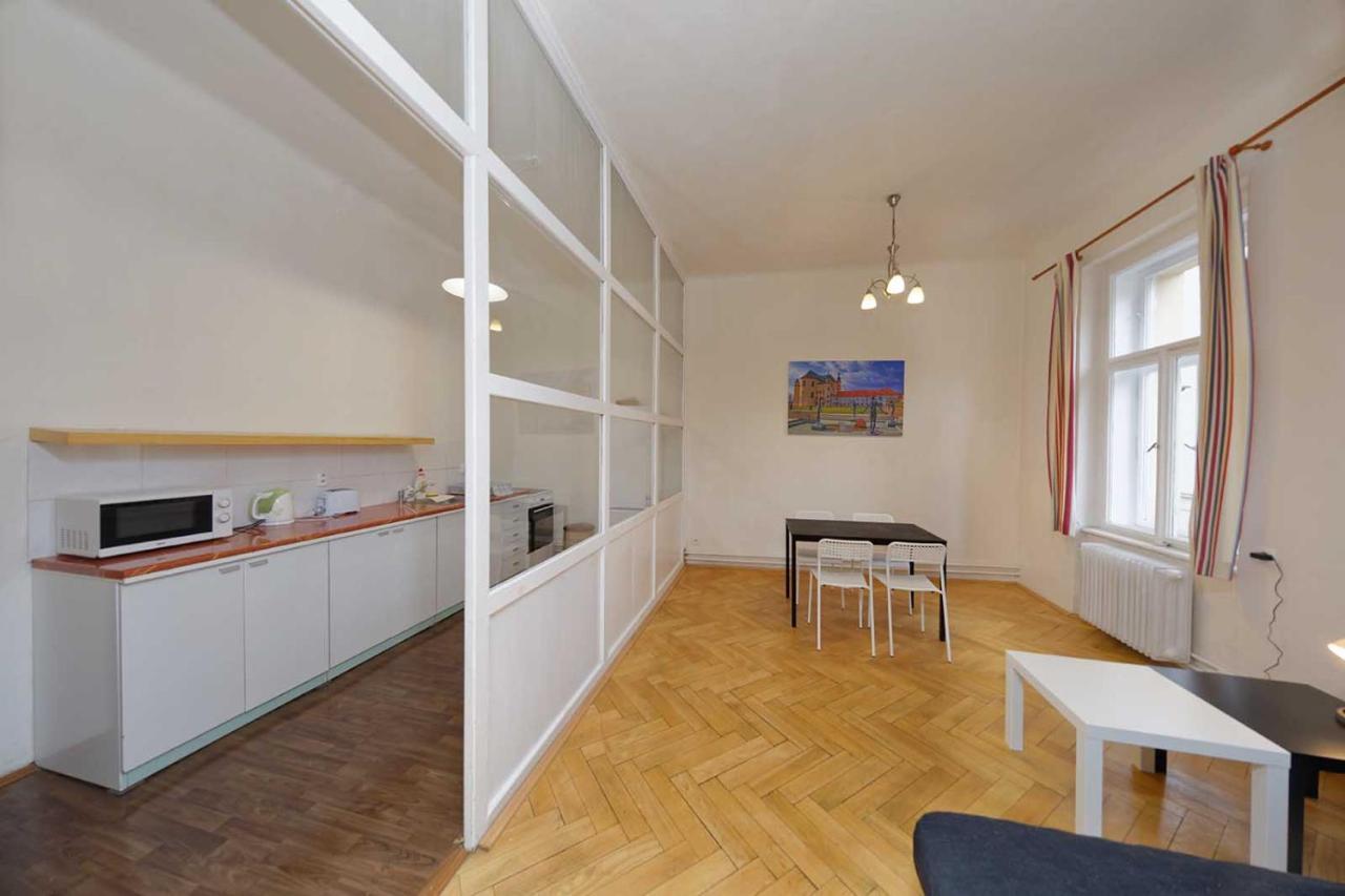 Peter's Tower Apartment Prague