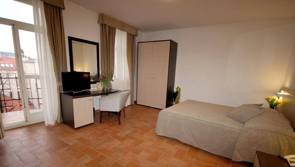 1 Hotel 4*