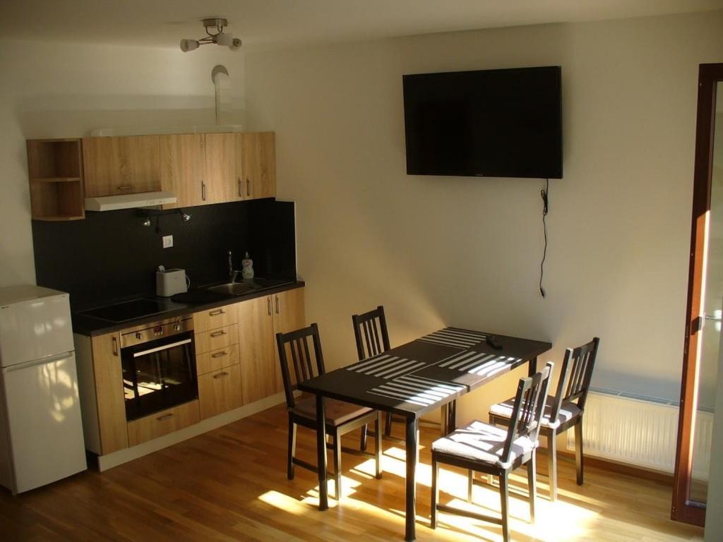 Daire Garden With Garage In