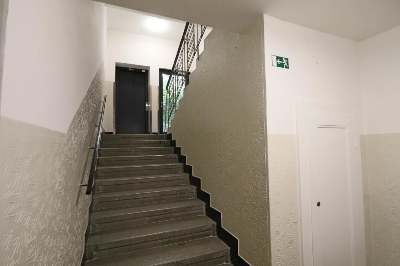 Relax Strasnice: With Private Infra-sauna ! Apartment