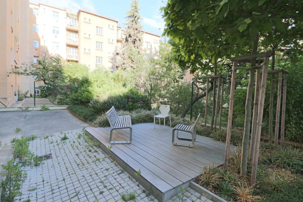 Relax Strasnice: With Private Infra-sauna ! Apartment