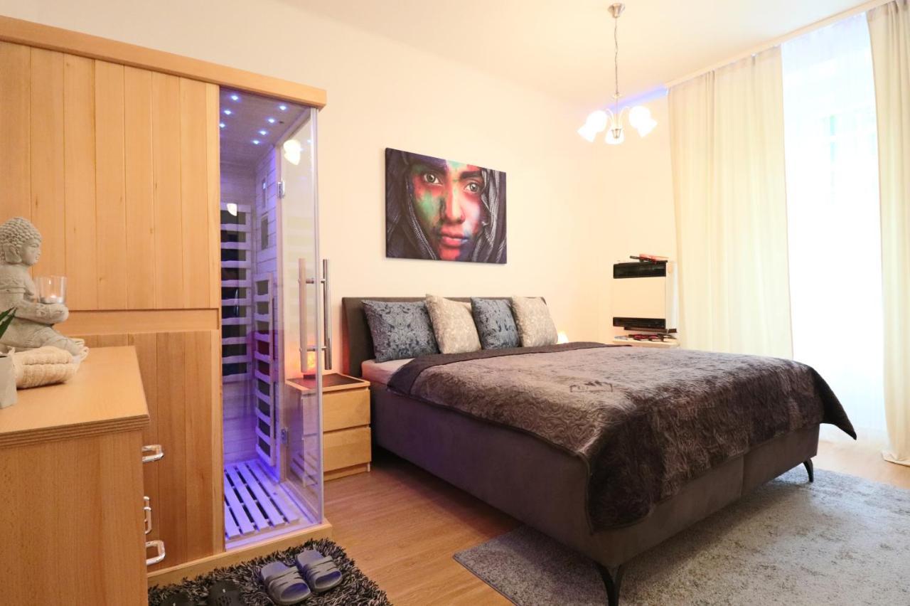 Apartment Relax Strasnice: With Private Infra-sauna ! *