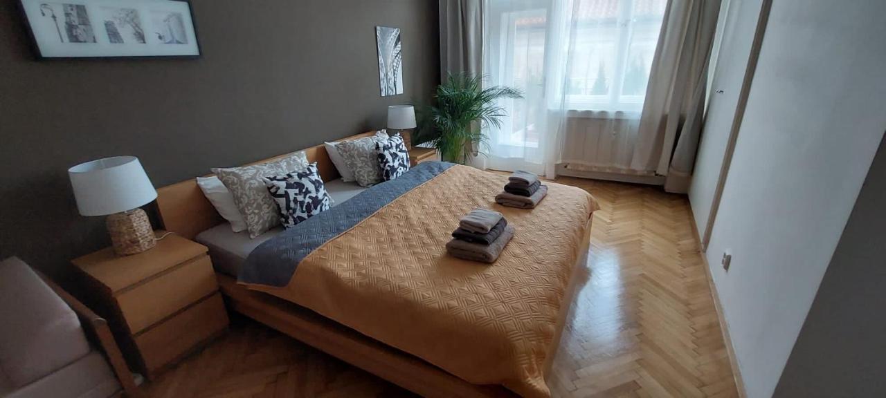 Anenska By Charles Bridge 2 Apartment Prague