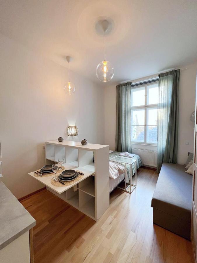 Apartment Tyrsova Design *