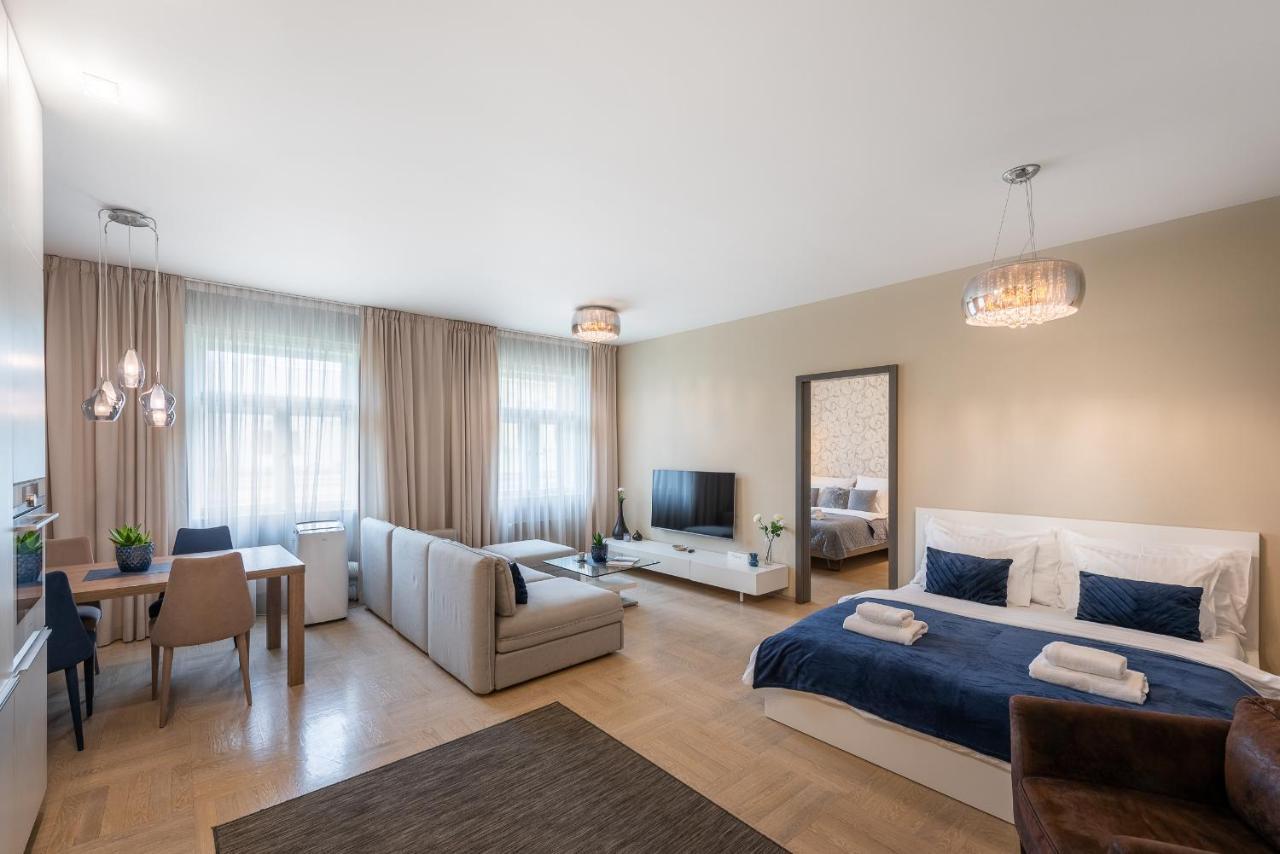 New Luxury Apt With Ac&parking In The Center Of Apartment