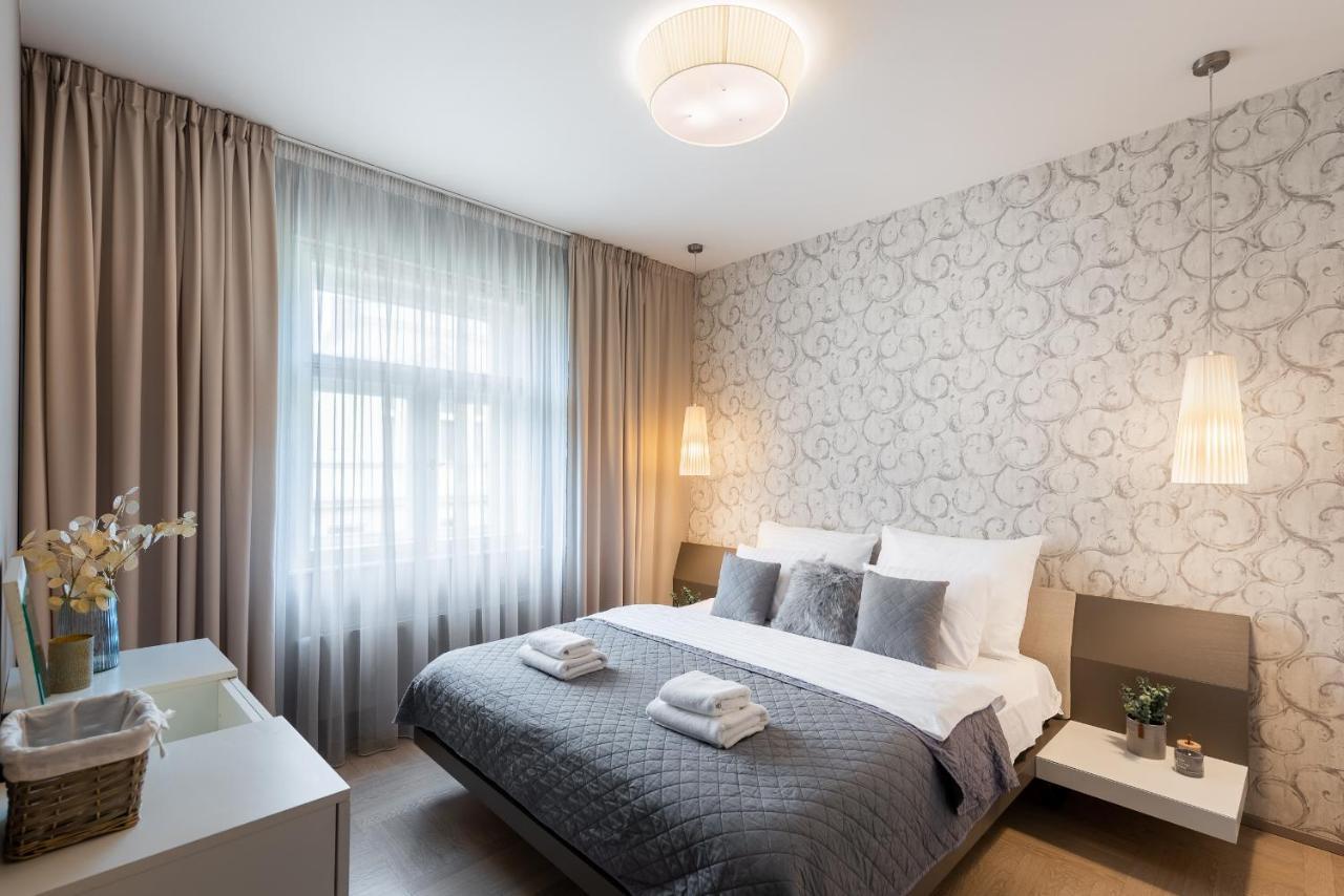 New Luxury Apt With Ac&parking In The Center Of * Prag
