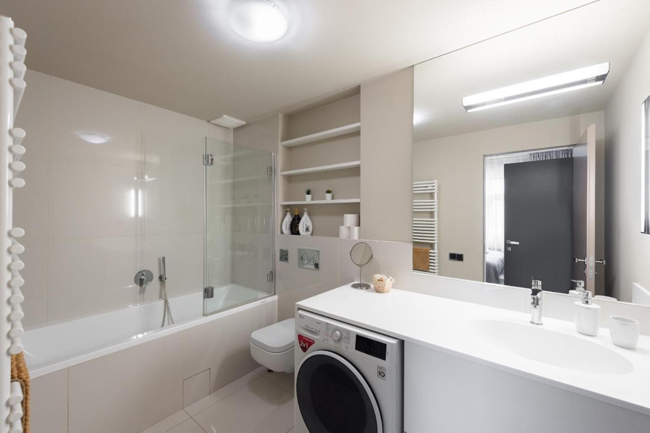 New Luxury Apt With Ac&parking In The Center Of * Prag