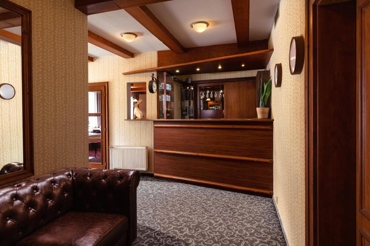Carl Restaurant&free Parking 4*