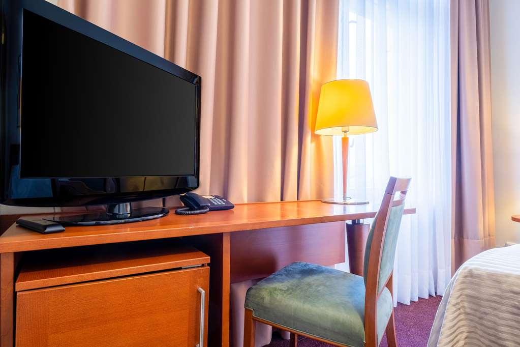 Hotel Clarion Old Town 4*