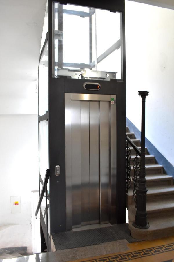 Apartment New Rooftop With Private Wellness, Sauna & Whirlpool Bath *