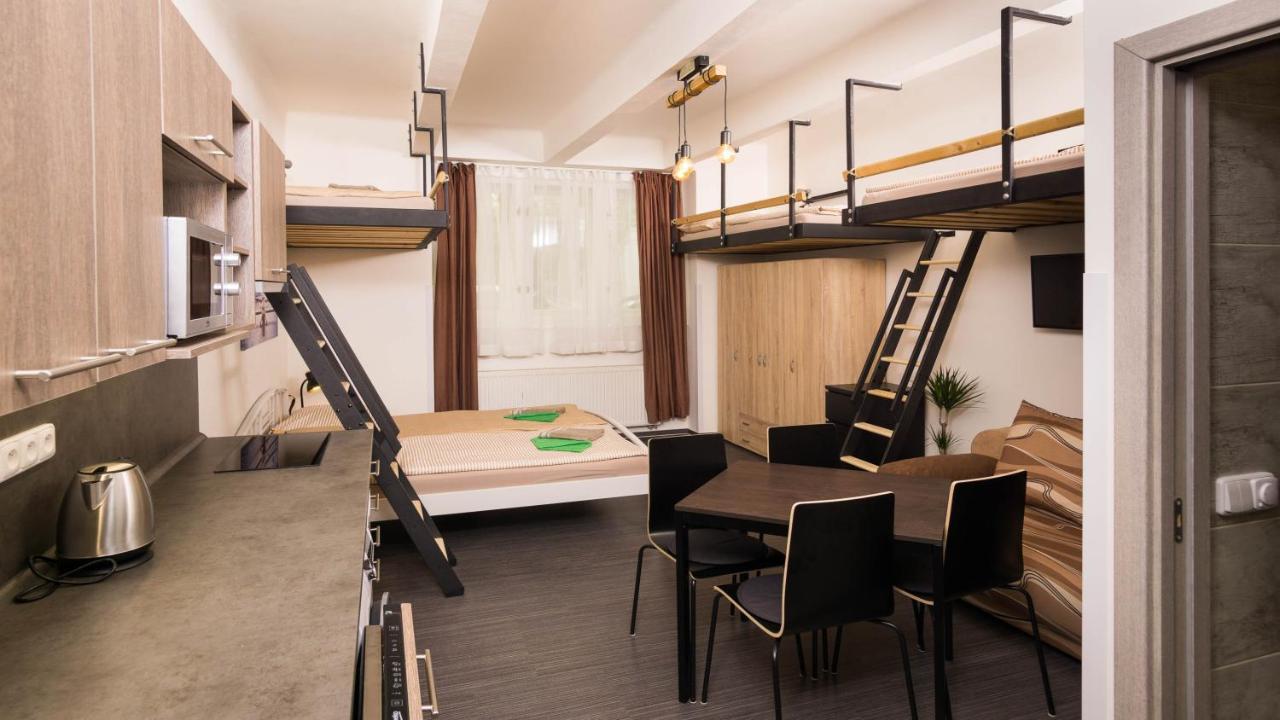 Daire Flying Bed Close To Castle And Airport