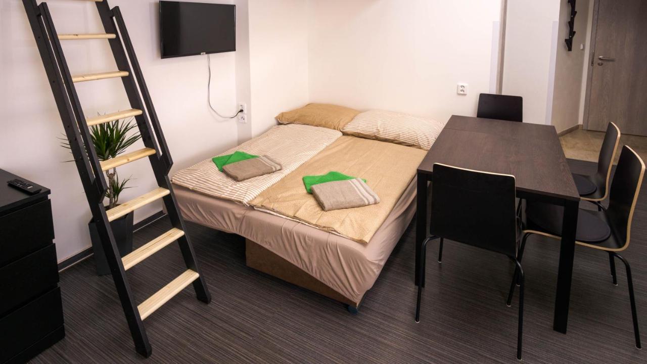 Daire Flying Bed Close To Castle And Airport