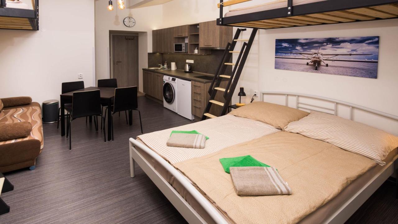 Daire Flying Bed Close To Castle And Airport