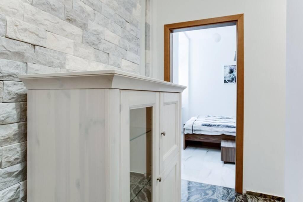 Luxury & Quiet Charming 2bds Near River - Nek2nd * Prague