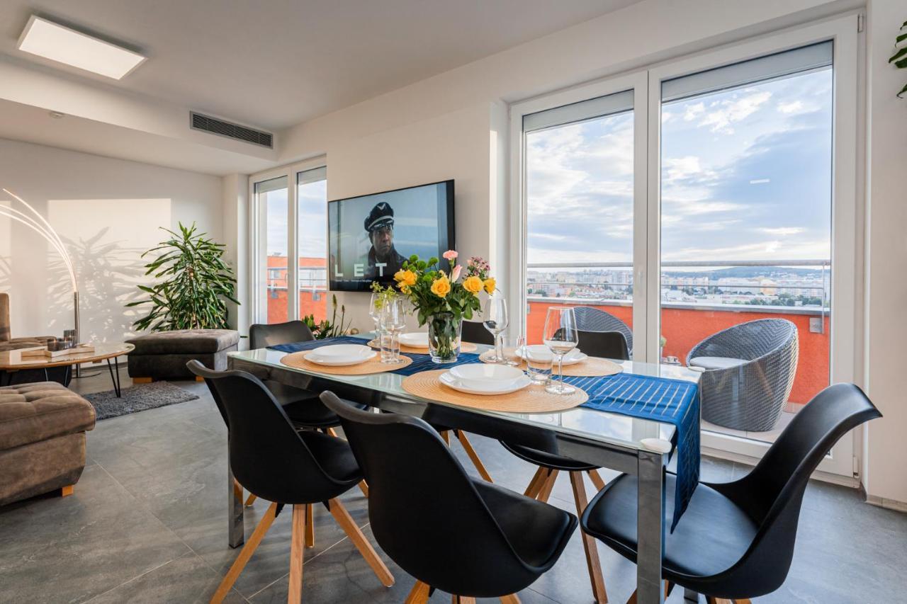 Penthouse Letnanske Zahrady Apartment *