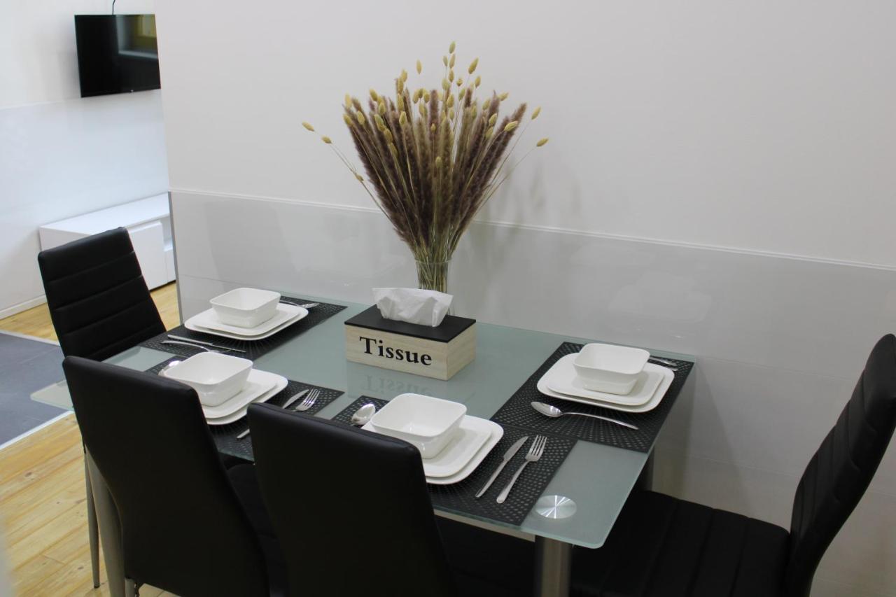 Daire Lyly - Modern Apartment, Free Parking, Near The Metro Prag