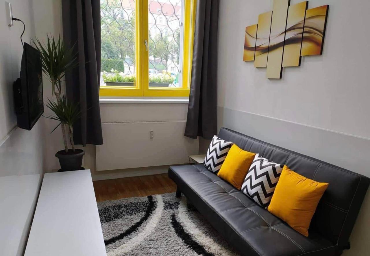 Daire Lyly - Modern Apartment, Free Parking, Near The Metro Prag