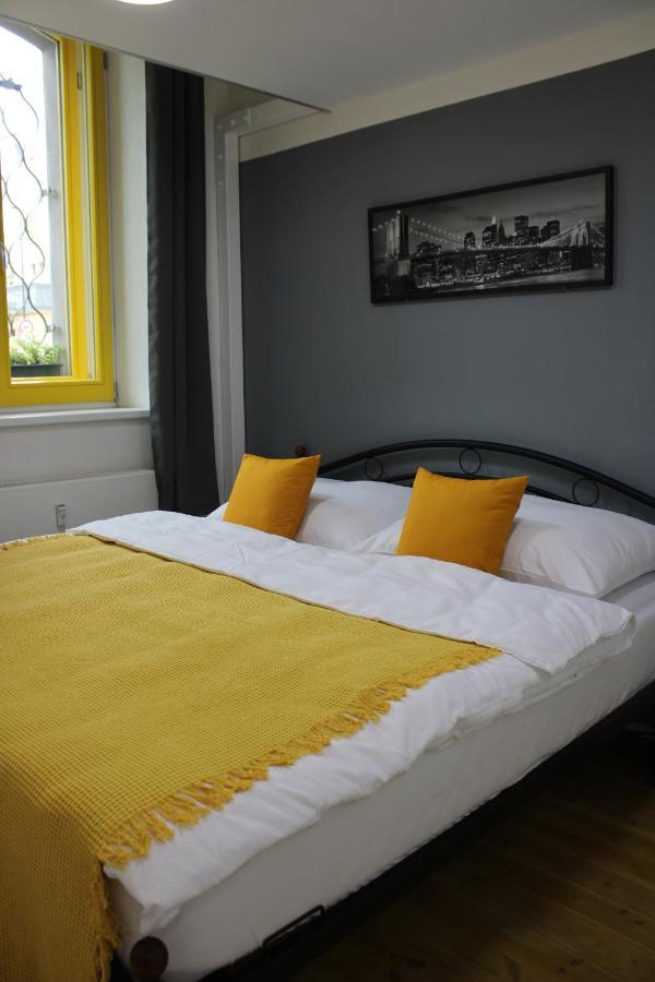 Daire Lyly - Modern Apartment, Free Parking, Near The Metro Prag